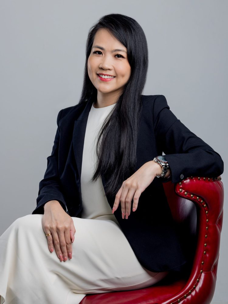 Evelyn Khng - Halfbody